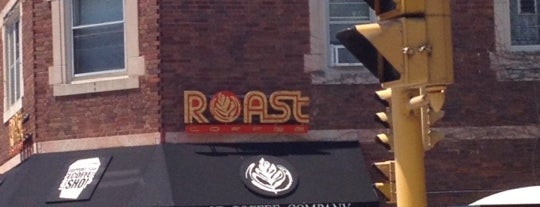 Roast Coffee Company is one of Locais curtidos por Renee.