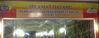 Perkampungan Ikan Bakar Terapung is one of Jalan2 melaka.