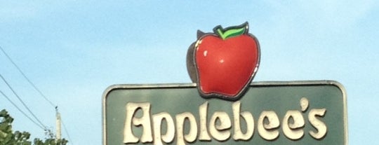 Applebee's Grill + Bar is one of Oscar : понравившиеся места.