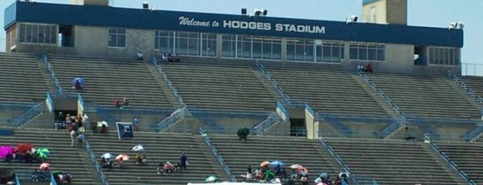 Hodges Stadium is one of Lieux qui ont plu à Matt.