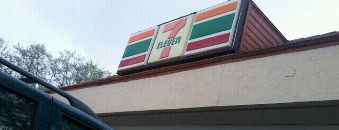 7-Eleven is one of Lieux qui ont plu à Albert.
