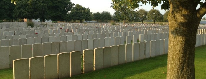 Lijssenthoek Military Cemetery is one of WO-sites.