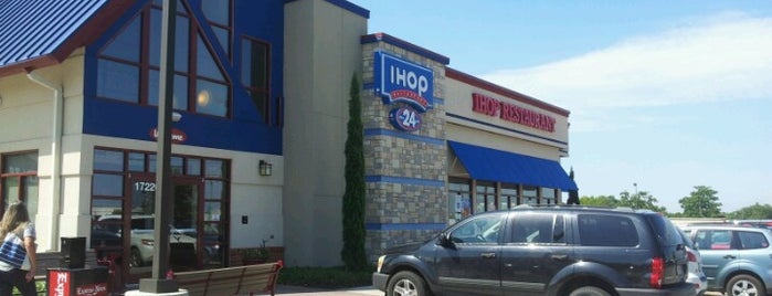 IHOP is one of Armandoさんのお気に入りスポット.