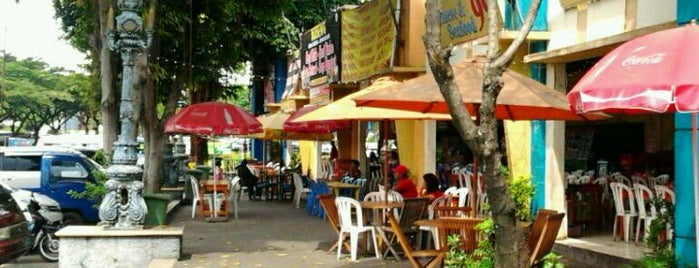 Food City is one of Kota Wisata Cibubur.