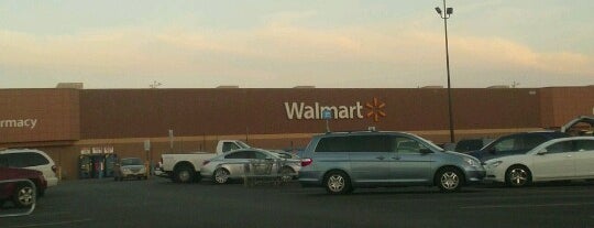 Walmart Supercenter is one of สถานที่ที่ Rusty ถูกใจ.