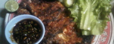 Ayam Bakar Pupuy Cinere is one of Tempat yang Disukai Andre.