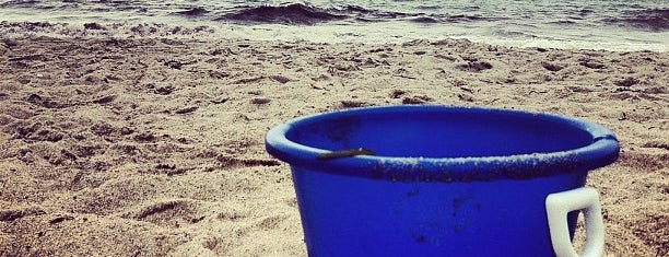 Mautucket By The Sea (Private Beach) is one of Posti che sono piaciuti a Brett.