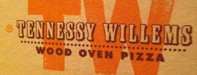 Tennessy Willems Wood Oven Pizza is one of Lugares favoritos de Hina.