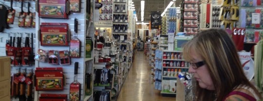 Bed Bath & Beyond is one of Kristin’s Liked Places.