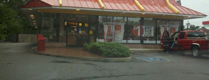 McDonald's is one of Tempat yang Disukai Crystal.
