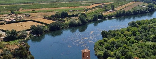 Castell de Miravet is one of Tempat yang Disukai Jordi.