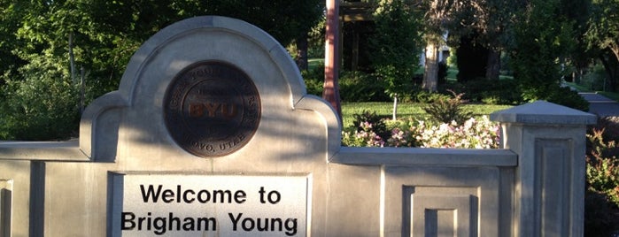 Brigham Young Üniversitesi is one of NCAA Division I FBS Football Schools.