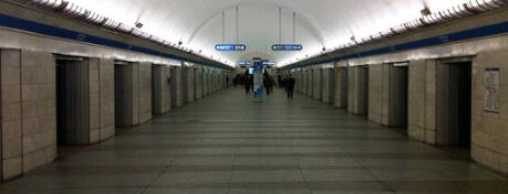 Метро «Парк Победы» is one of Метро Санкт-Петербурга.