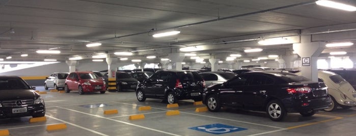 Estacionamento is one of Volvo do Brasil.