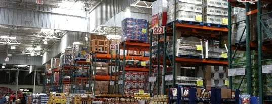 Costco Wholesale is one of สถานที่ที่ Richard ถูกใจ.