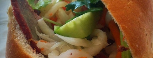 Câm Hùng is one of Food.