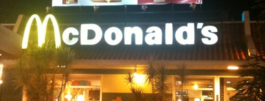 McDonald's is one of สถานที่ที่ Adriane ถูกใจ.