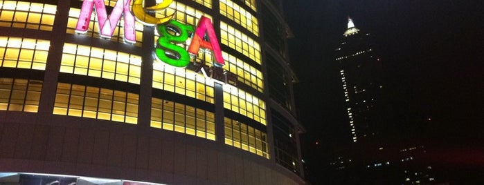 高雄大遠百 FE 21' MegA is one of List of shopping malls in Taiwan.
