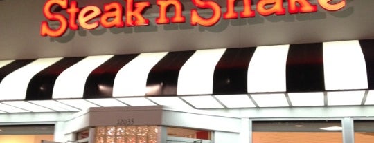 Steak 'n Shake is one of Lugares favoritos de Chad.