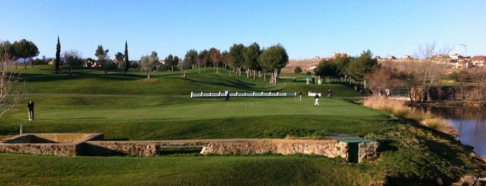 Golf Layos is one of Campos de Golf en España.