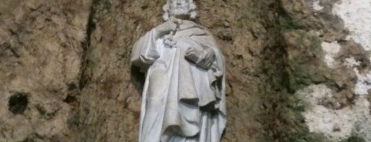 St. Pierre Kilisesi is one of Posti che sono piaciuti a Burcu.