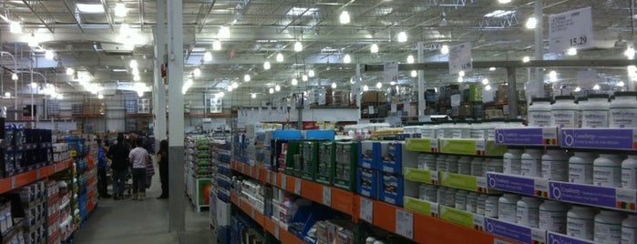 Costco Wholesale is one of สถานที่ที่ Amanda ถูกใจ.