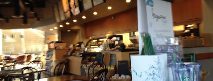 Starbucks is one of Jelenaさんのお気に入りスポット.