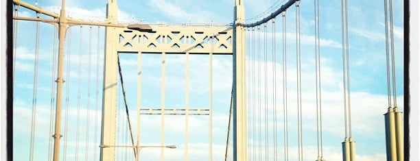 Robert F. Kennedy Bridge (Triborough Bridge) is one of Afazeres.