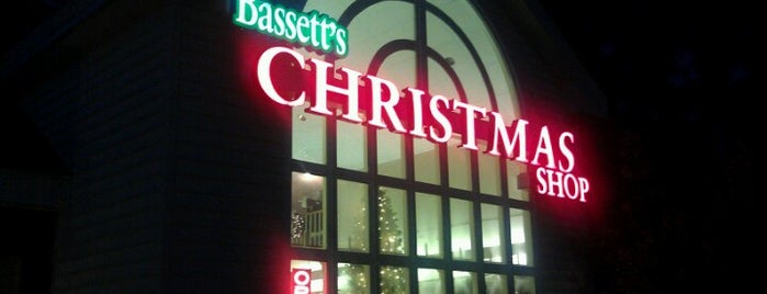 Basset's Christmas Shop is one of Locais curtidos por Liam.