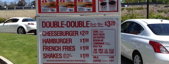 In-N-Out Burger is one of สถานที่ที่ Tom ถูกใจ.