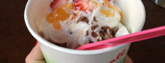 It's All Peachy Frozen Yogurt is one of Orte, die Mya gefallen.