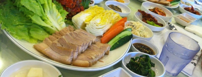 Ye Dang Korean Restaurant is one of Locais salvos de KENDRICK.