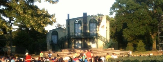 Shakespeare in the Park is one of What makes St. Louis AWESOME!!!.