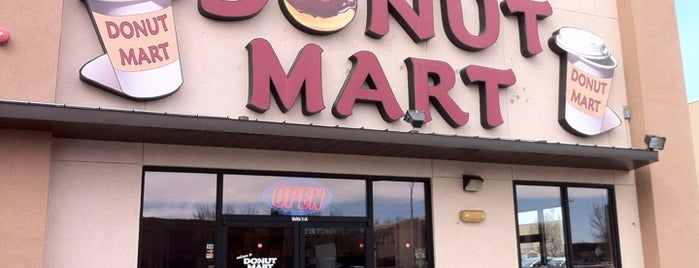 Donut Mart is one of Tempat yang Disukai David.