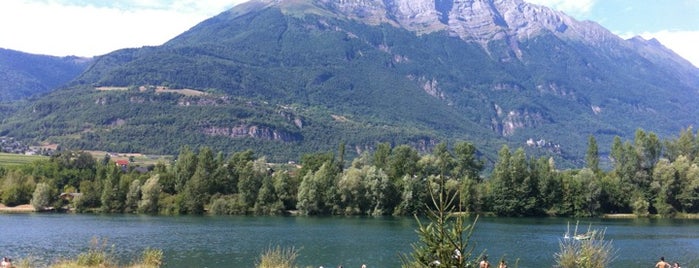 Lac de Carouge is one of ENJOY !.