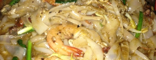 Char Koay Teow Parit / Longkang is one of Best Food Corner (1) ;).