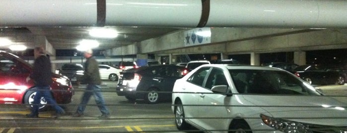 T-Mobile Park Parking Garage is one of Tempat yang Disukai Janice.