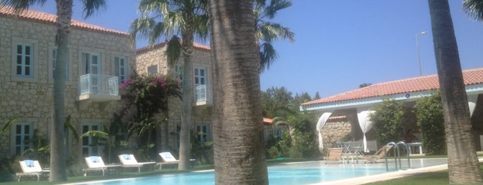 Manastır Alaçatı Hotel is one of Summer.
