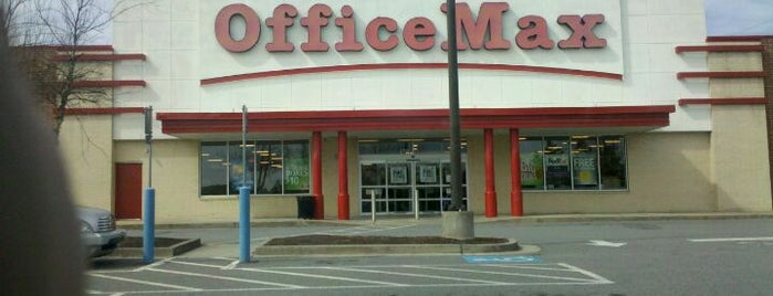 OfficeMax is one of Tempat yang Disukai Ashley.