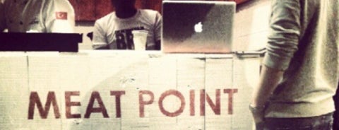 Meat Point Grill & Roll is one of Tempat yang Disimpan Galina.