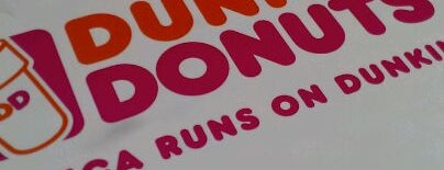 Dunkin' is one of Ericさんのお気に入りスポット.