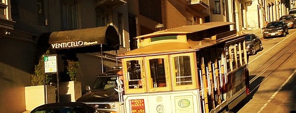 Hyde Street Cable Car is one of 41 cosas que no puedes perderte en San Francisco.