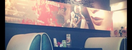 Lavazza Cafe is one of สถานที่ที่ Taso ถูกใจ.