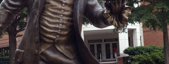 George Mason Statue - George Mason University is one of Lugares favoritos de Allison.