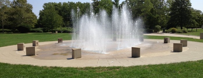 Unnamed Headwaters Park Fountain is one of Fort Wayne Open Air Art.