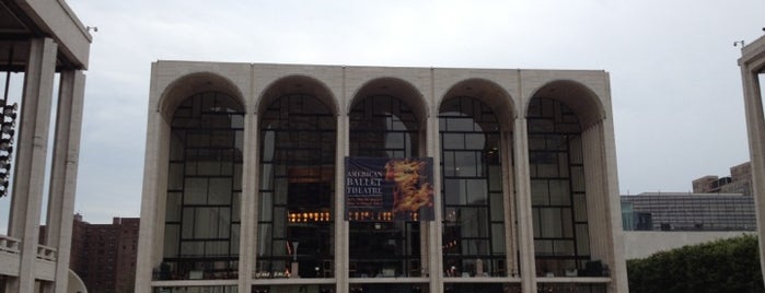 Ópera del Metropolitan is one of NY.
