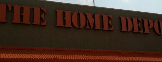The Home Depot is one of Lieux qui ont plu à Lee.