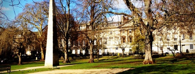 Queen Square is one of London.