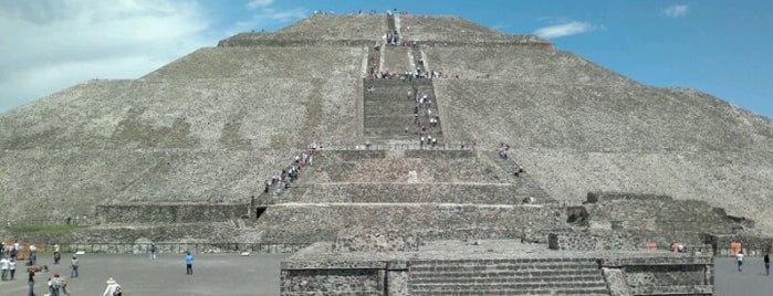 Pirámide del Sol is one of Mexico City.