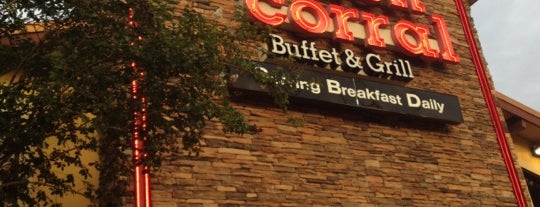 Golden Corral is one of Sitios favoritos.